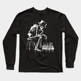 skeleton plays chessboard Long Sleeve T-Shirt